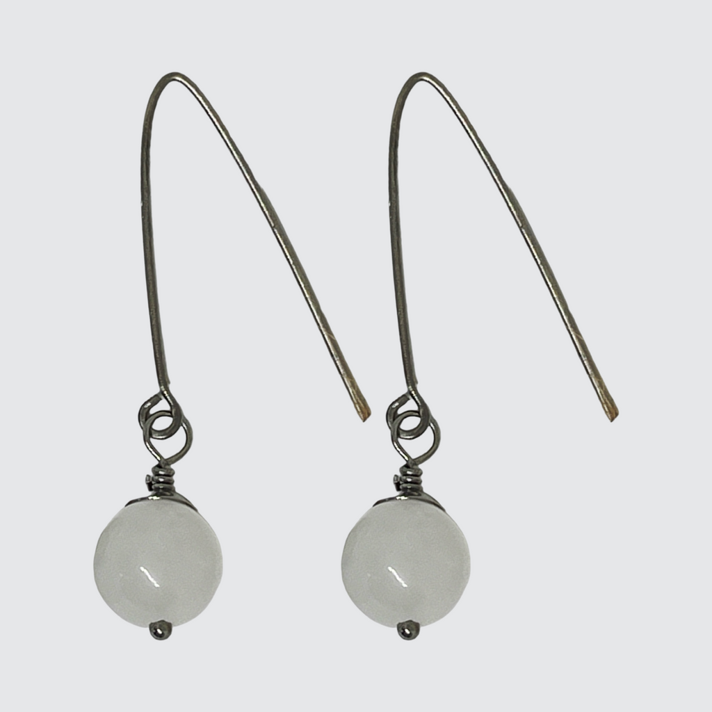 Handmade by RedDolly in the uk titanium
Hypoallergenic moonstone earrings 