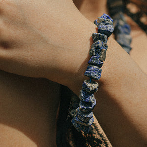 XK136_xander_kostroma_lapis_bracelet closeup